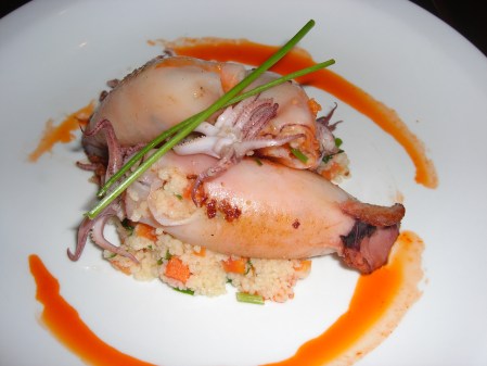 Lulas recheadas de cuscus marroquino.